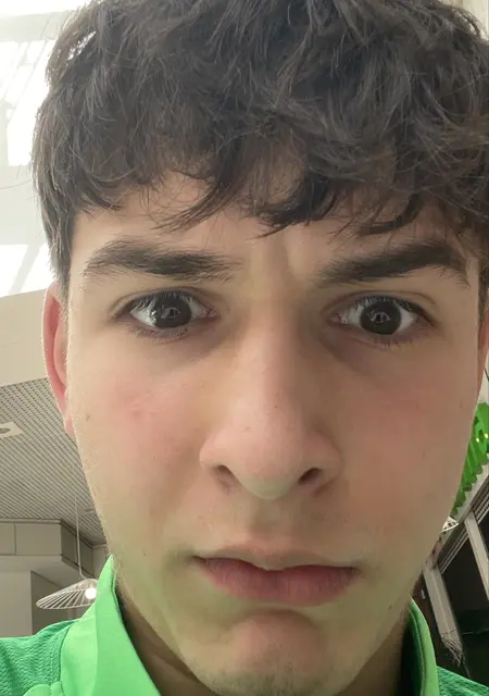 Юра з Львова, мені 18 років, познайомлюсь на одну ніч