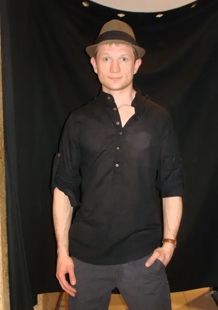 Я Василь, 41, знакомлюсь для открытые отношения в Марганце