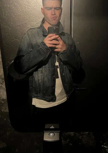 Трофим из Гродно, мне 21, познакомлюсь на одну ночь