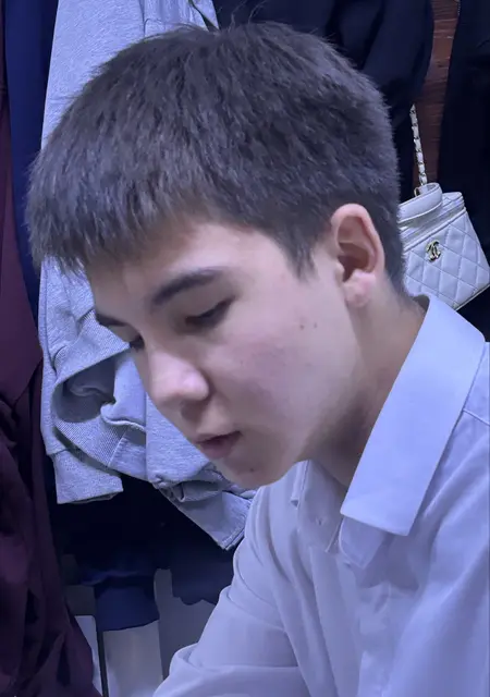 Я Данил, 19, из Астаны, ищу знакомства без обязательств