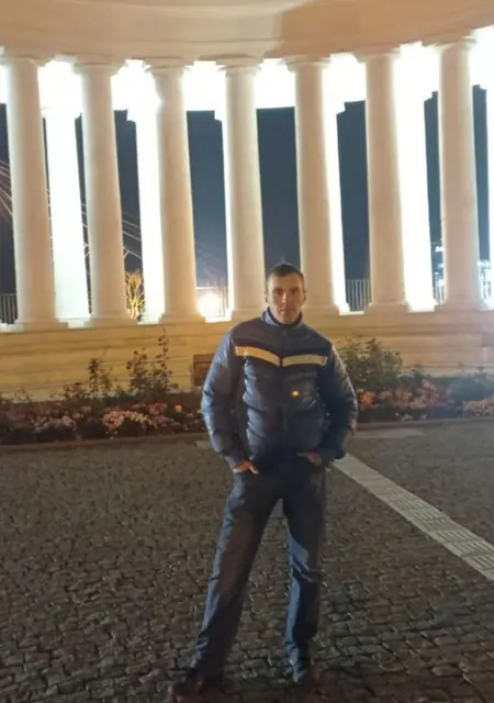 Я Алексей, 39, из Бреста, ищу знакомства на одну ночь