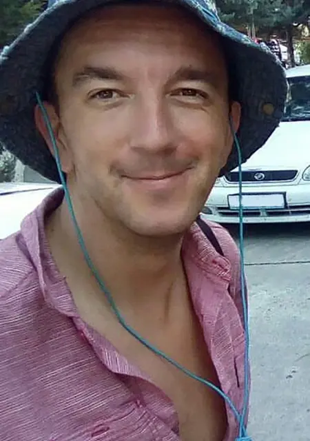 Виктор из Харькова, мне 40, познакомлюсь на одну ночь