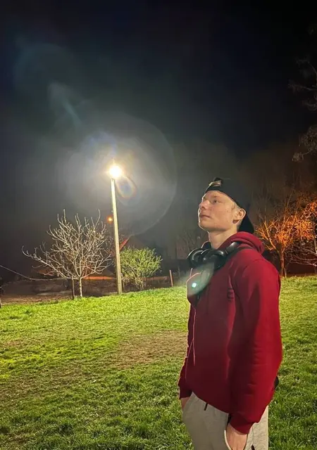 Артур из Нюрнберга, ищу на сайте знакомства на одну ночь