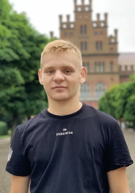 Сергій из Новограда-Волынского, мне 26, познакомлюсь для совместных путешествий