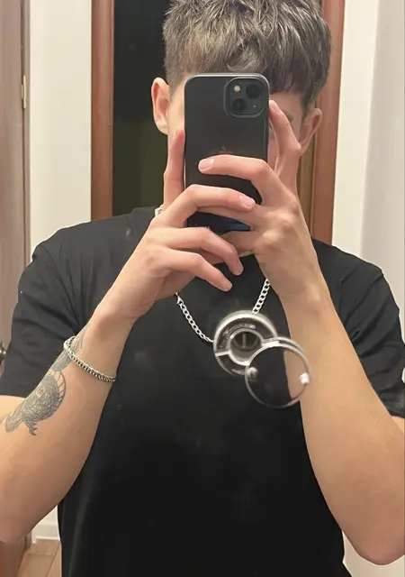 Максик из Вены, мне 20, познакомлюсь для дружбы