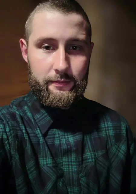 Я Иван, 26, из Харькова, ищу знакомства без обязательств