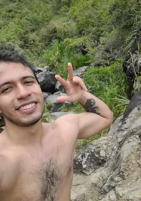 Astaroht de Blanes, tengo 24 años, listo para conocer para lío de una noche