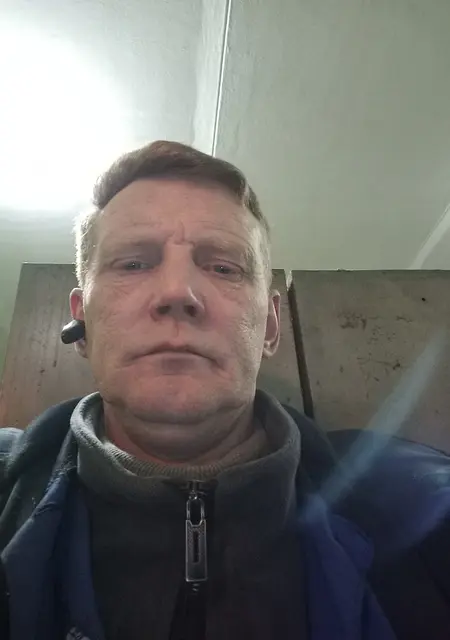 Я Александр, 49, из Борисова, ищу знакомства на одну ночь