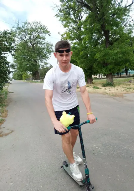 Я Александр, 19 років, знайомлюсь на одну ніч у Мелітополі