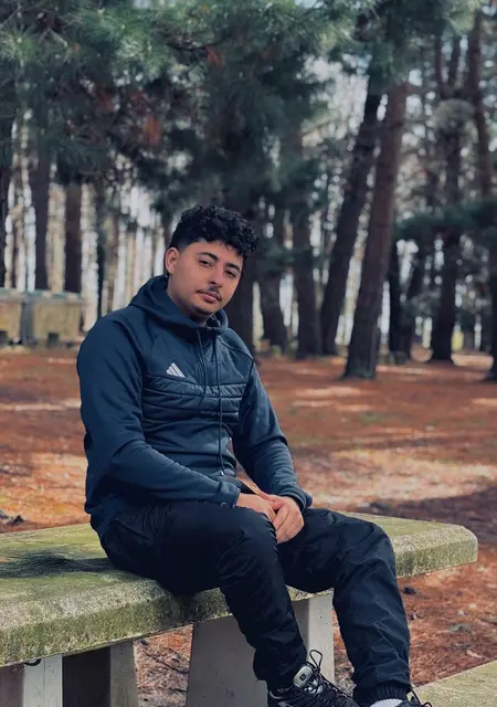 Walid de Málaga, busco en el sitio relación abierta