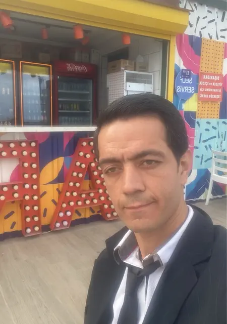 Engin из Измира, мне 35, познакомлюсь для постоянных отношений