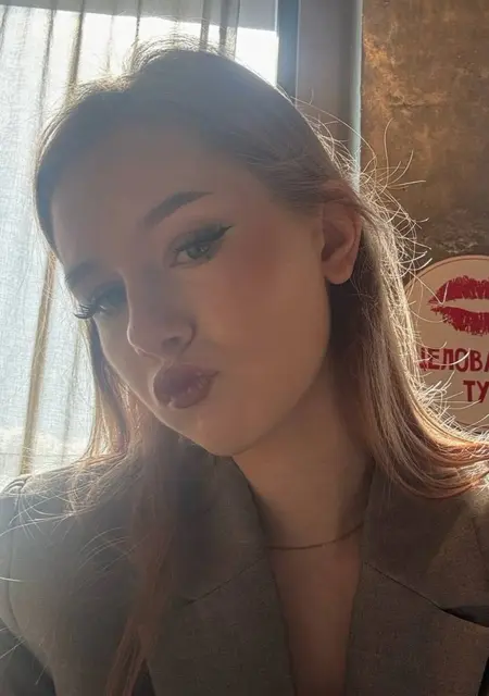 I'm Zhenya, 26 from London, seeking connections for no strings attached