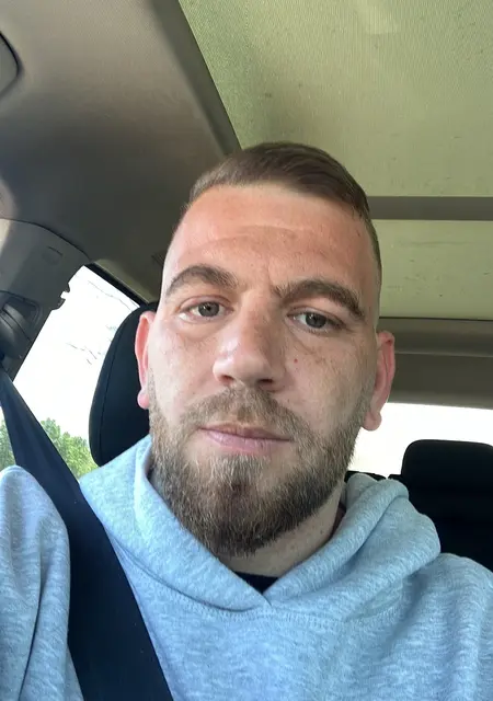 Pedro de Alcobendas, tengo 37 años, listo para conocer para relación sin ataduras