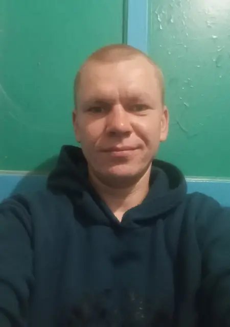 Я Максим, 37, из Антрацита, ищу знакомства без обязательств