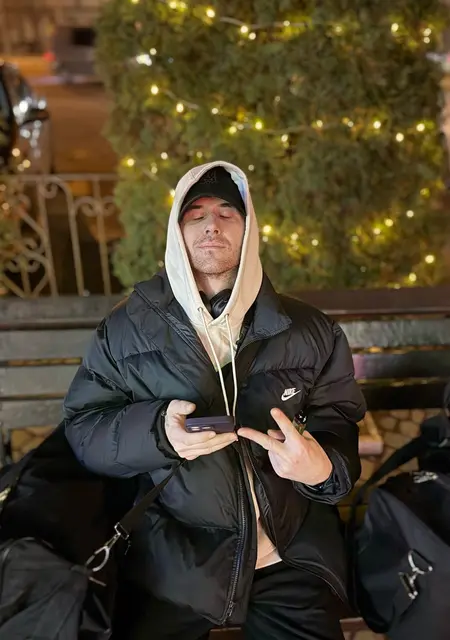 Я Руслан, 26, из Ровно, ищу знакомства на одну ночь