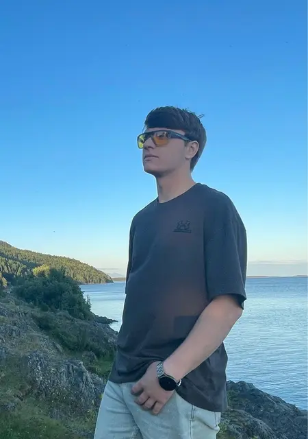 Artem de Tomelloso, tengo 24 años, listo para conocer para lío de una noche