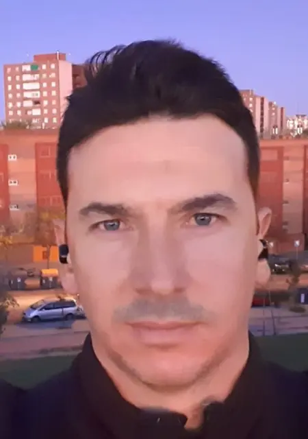 Alex из Кастельон-де-ла-плана, мне 46, познакомлюсь на одну ночь