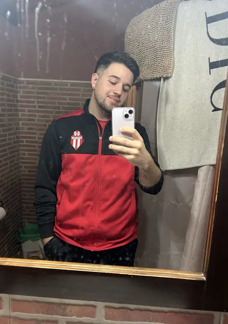 Soy Sergiomurii, 21 años de Sevilla, busco conocer gente para relación a largo plazo