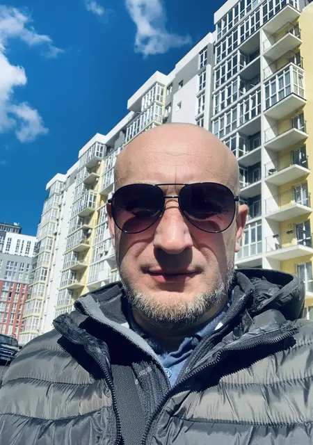 Данила из Борислава, мне 37, познакомлюсь на одну ночь