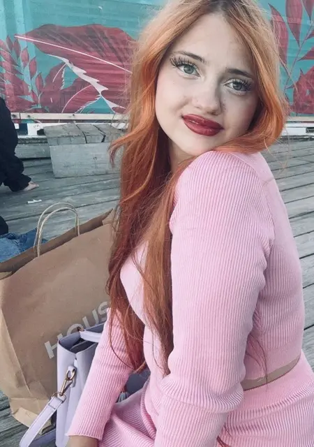 Я Лена, 19, из Одессы, ищу знакомство для дружбы