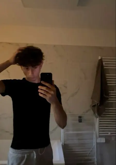 Я Влад, 20, из Чорткова, ищу знакомства на одну ночь