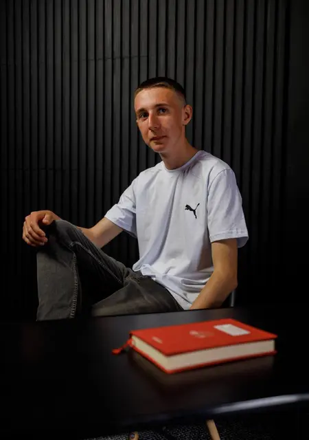 Я Артем, 19 років, знайомлюсь на одну ніч у Івано-Франківську