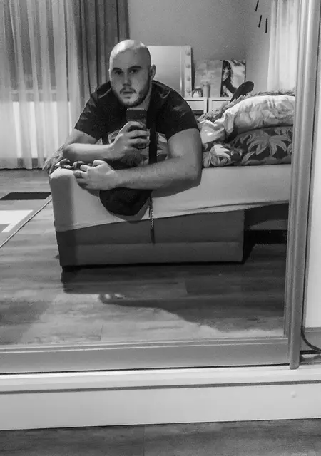 Макс з Косів, мені 20 років, познайомлюсь на одну ніч