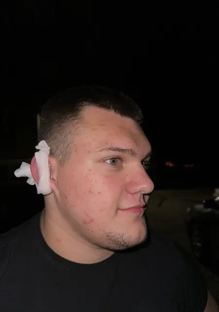 Я Артур, 21, знакомлюсь без обязательств в Антраците