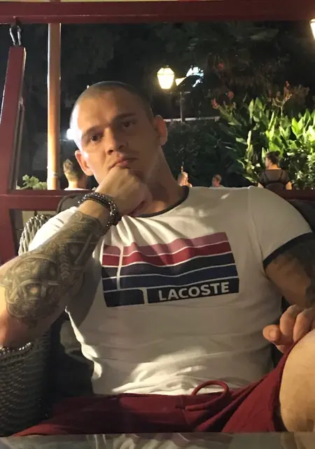 Rock из Сан-паулу, мне 35, познакомлюсь на одну ночь