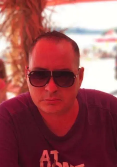 Я Bogdan, 26, из Бухареста, ищу знакомство для приятного времяпровождения