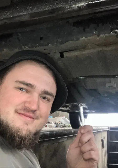 Данил из Ясиноватой, ищу на сайте приятное времяпровождение