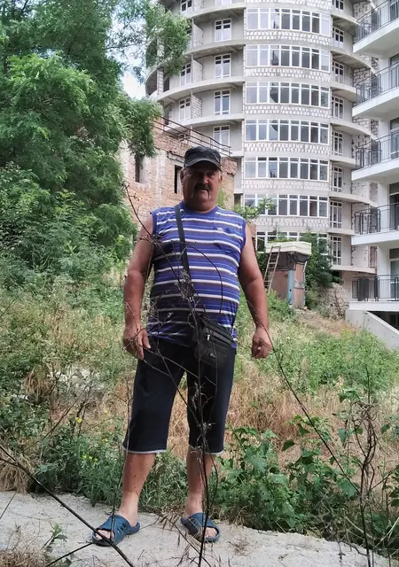 Я Павел, 60 років, знайомлюсь на одну ніч у Києві