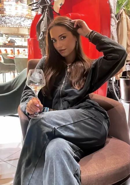 Viktoria из Парижа, мне 29, познакомлюсь для открытые отношения