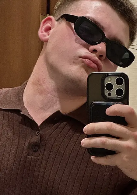 Я Дмитрий, 19, из Берлина, ищу знакомство для вирта