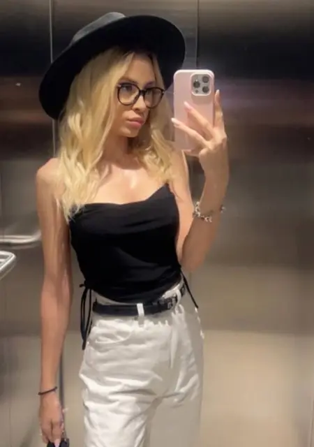 Карина з Житомир, шукаю на сайті приємне проведення часу