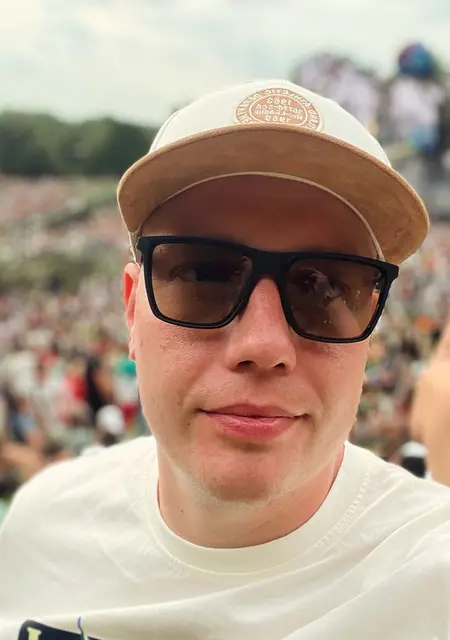 Я Arthur, 32, из Киева, ищу знакомства без обязательств