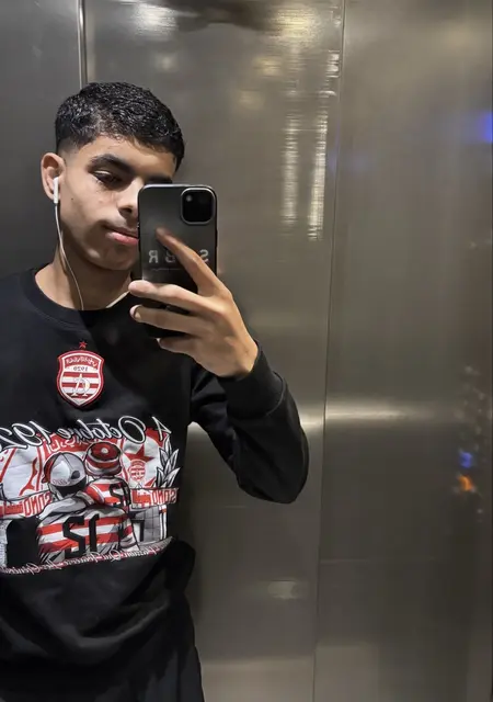 Ahmed из Парижа, мне 18, познакомлюсь на одну ночь