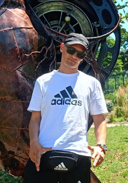 Я Илья, 41, из Днепра, ищу знакомство для приятного времяпровождения