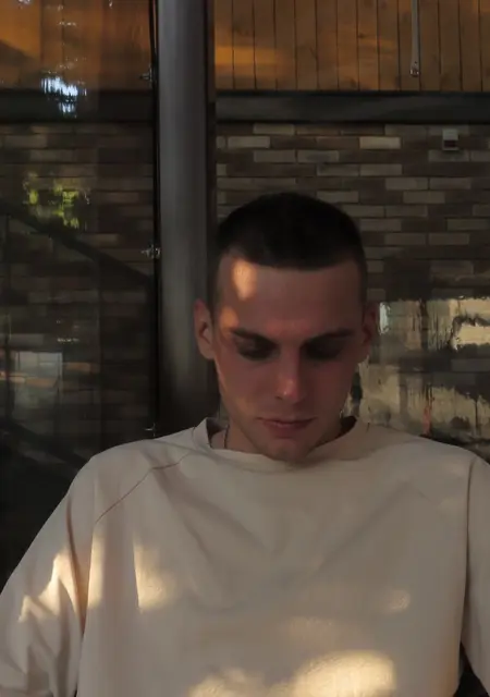 Я Илья, 25, из Гродно, ищу знакомства на одну ночь