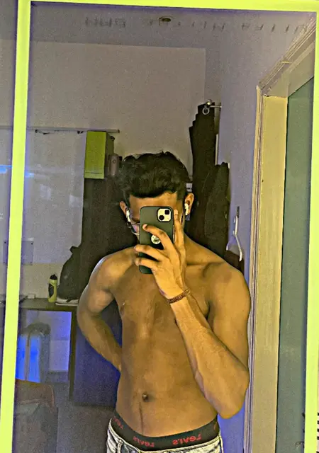 Jyotisman из Нью-дели, мне 22, познакомлюсь для приятного времяпровождения