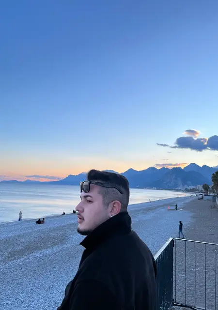 Я Ömer, 25, знакомлюсь без обязательств в Анталии