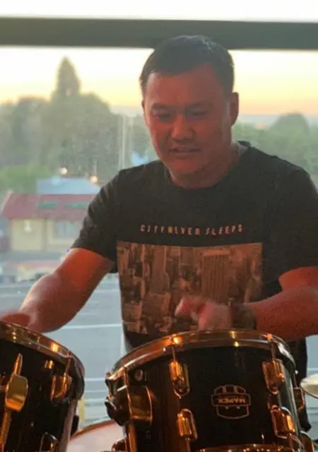 Я Радмир, 46, знакомлюсь для совместных путешествий в Алматы