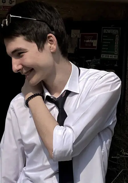 Илья из Вены, мне 18, познакомлюсь для вирта