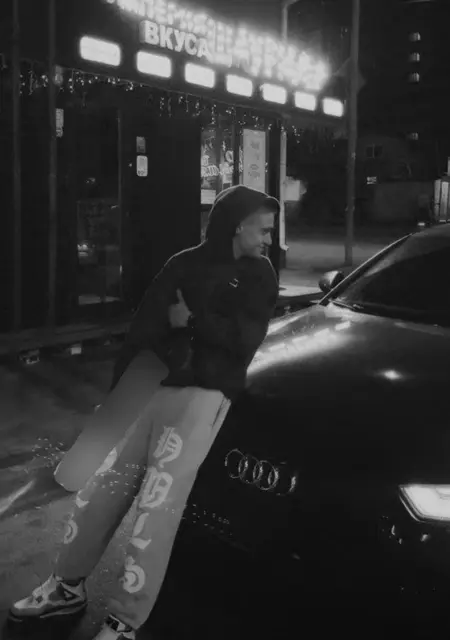 Я Вова, 19 років, знайомлюсь для вірт у Вінниці