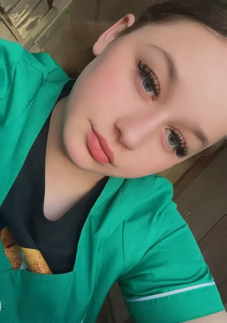 Я Karinysik, 21, из Амстердама, ищу знакомство для общения