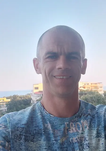 Юрій з Карлівка, шукаю на сайті спілкування