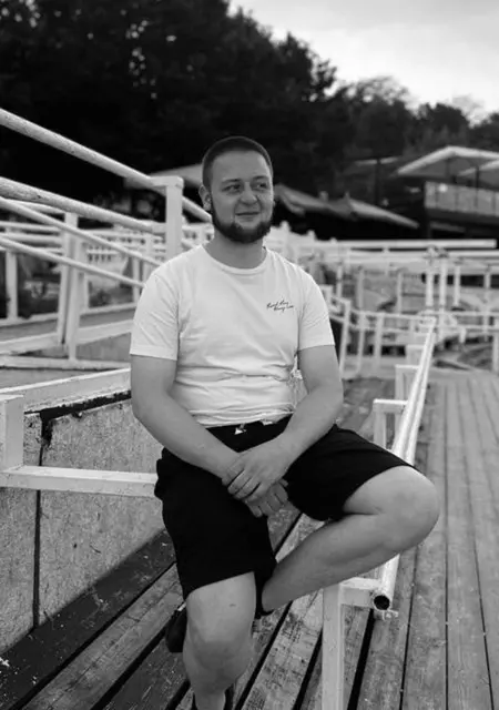 Я Илья, 25, из Одессы, ищу знакомство для открытые отношения