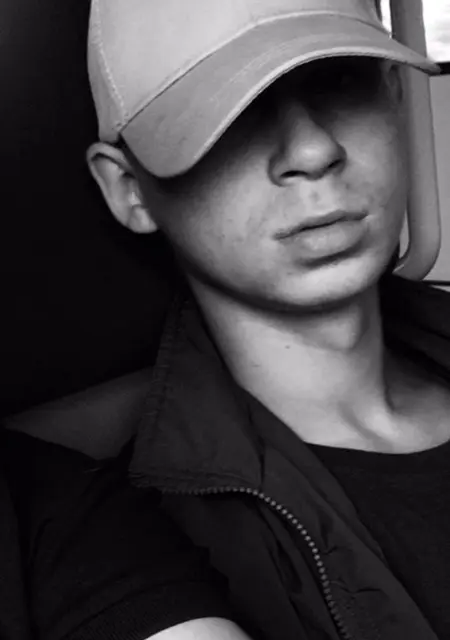 Я Даниил, 20, из Лондона, ищу знакомства без обязательств