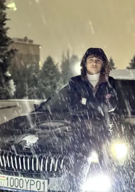 Sunatullo из Душанбе, мне 19, познакомлюсь для открытые отношения