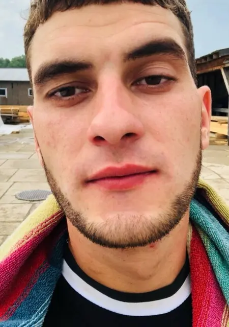 Я Влад, 26, из Барановичей, ищу знакомства без обязательств